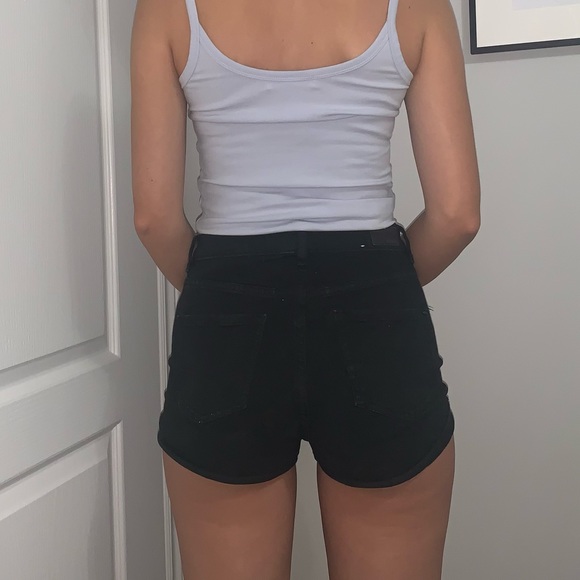 High Waist Short - Picture 2 of 3